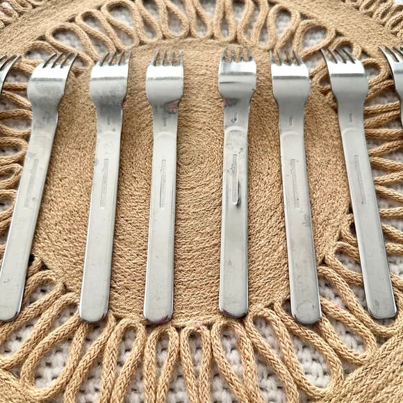 Reed & Barton Middleburg Marlborough Stainless Steel Dinner Forks Set of 8 Japan - Picture 2 of 7